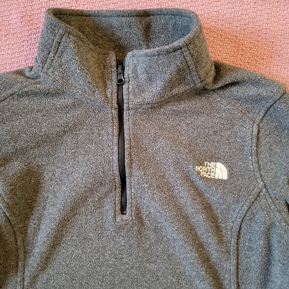 The North Face Gray Women’s  Fleece Sweater Large Warm Layer 1/4 Zip Long Sleeve - Picture 4 of 8